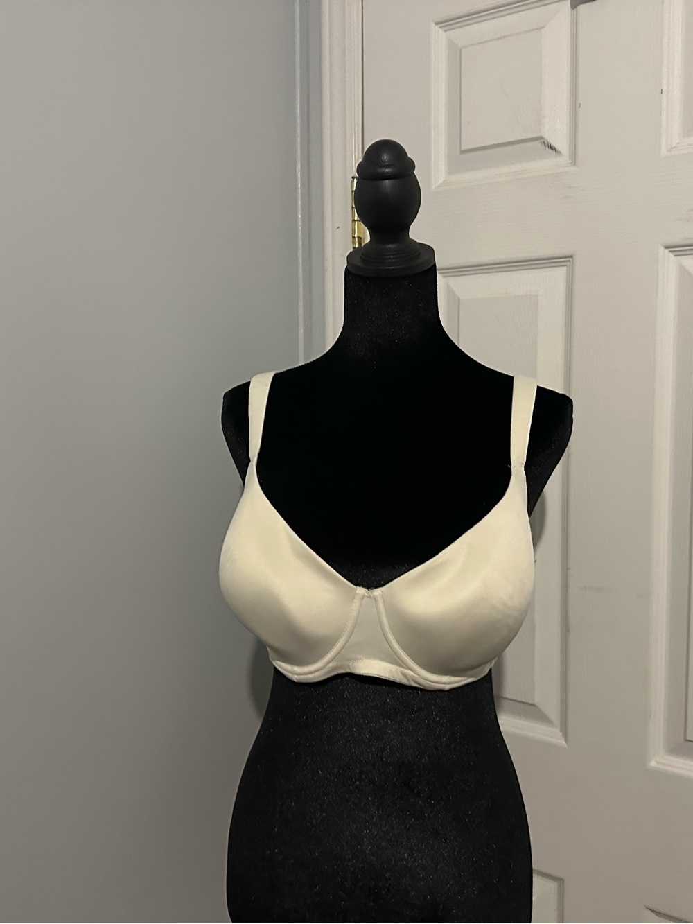 Classic Seamless Underwire T-Shirt Bra - Cream